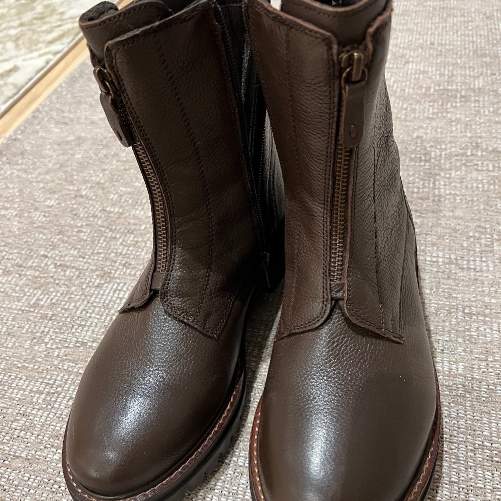 Alberto Torresi brown leather ankle boots NWOT